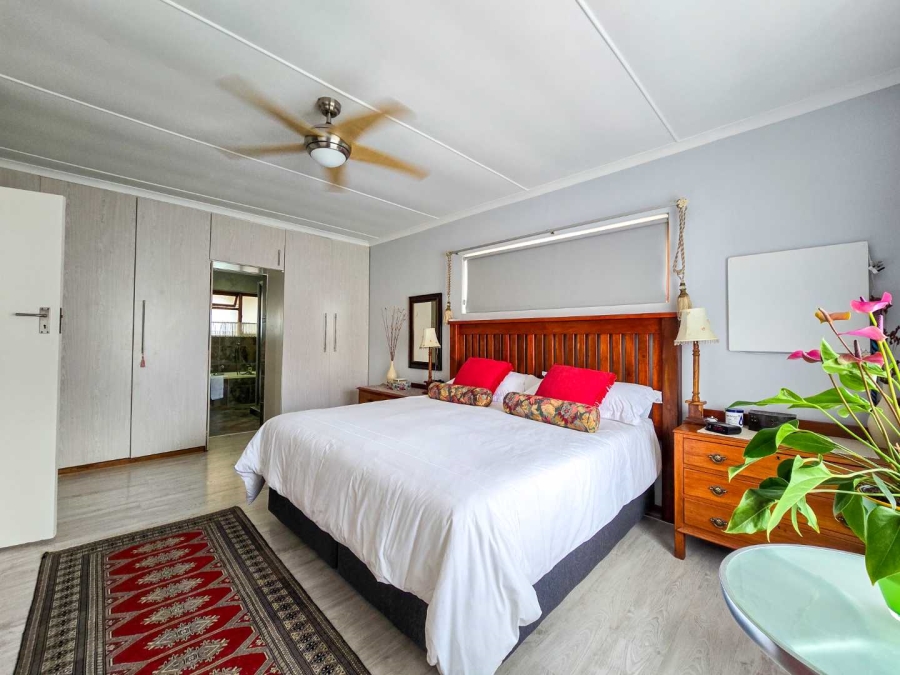 4 Bedroom Property for Sale in Stilbaai Wes Western Cape